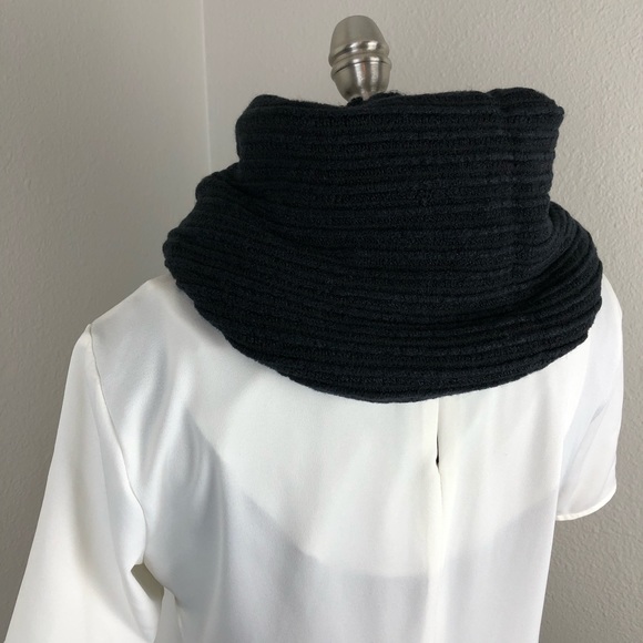 Black Ruffle Infinity Scarf Stretchy Wrap NWT - Picture 4 of 7